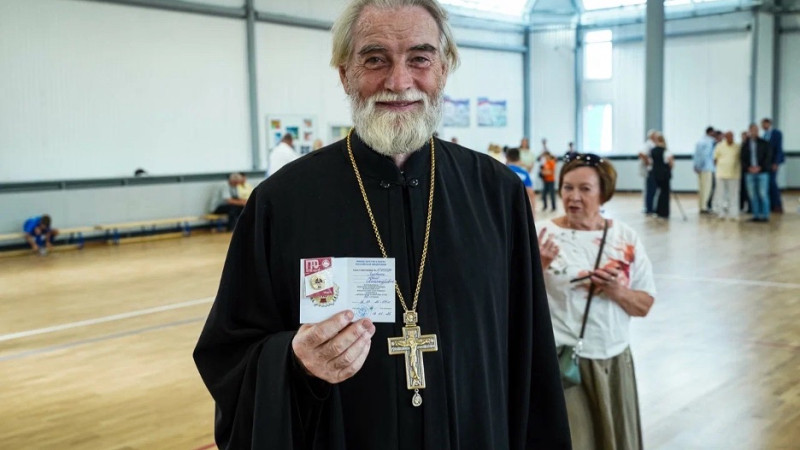 «Батюшка, вам уже поздно воевать»